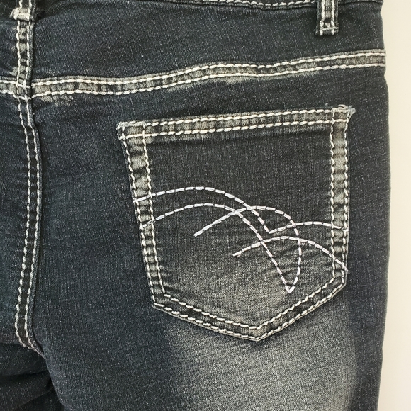 Black distressed Y& F jeans - Picture 9 of 9